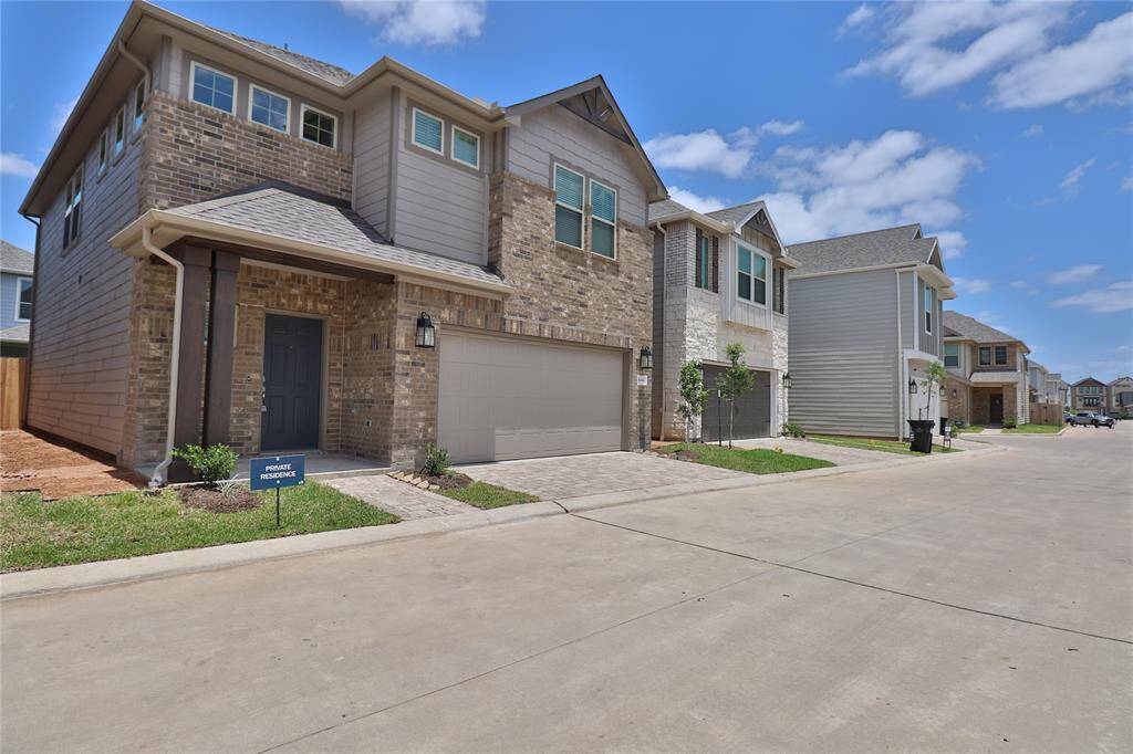 It's located in a well-maintained and sought -after gated community.