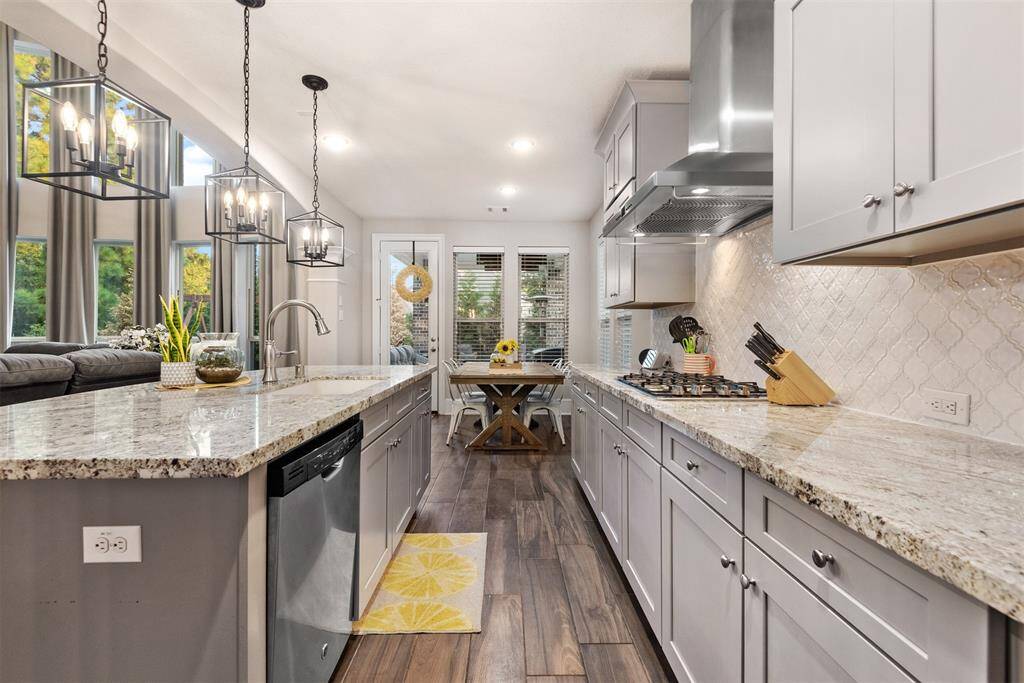 Extra cabinets in island.