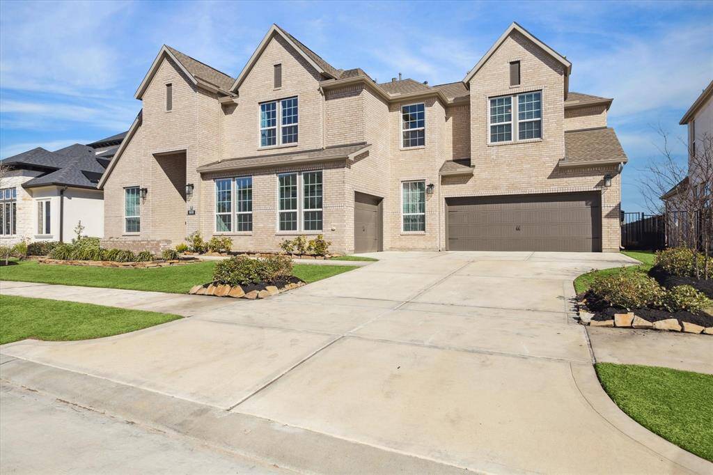 Stunning Tri Pointe Home - Trieste Floor-Plan!