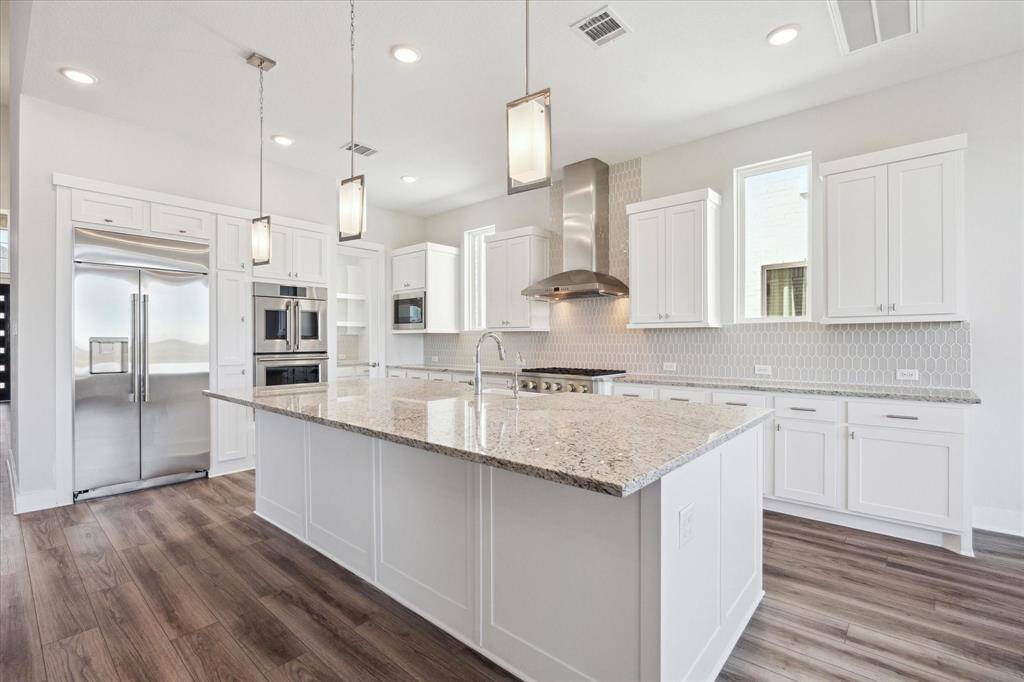 Look at this kitchen!