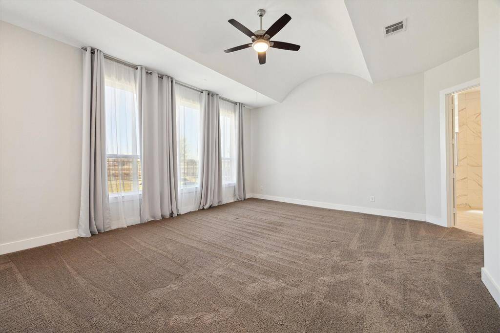 FIRST FLOOR - PRIMARY SUITE!