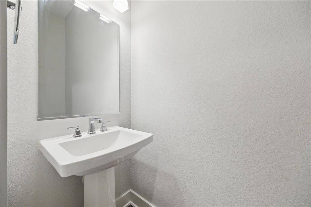 FIRST FLOOR: Powder Room
