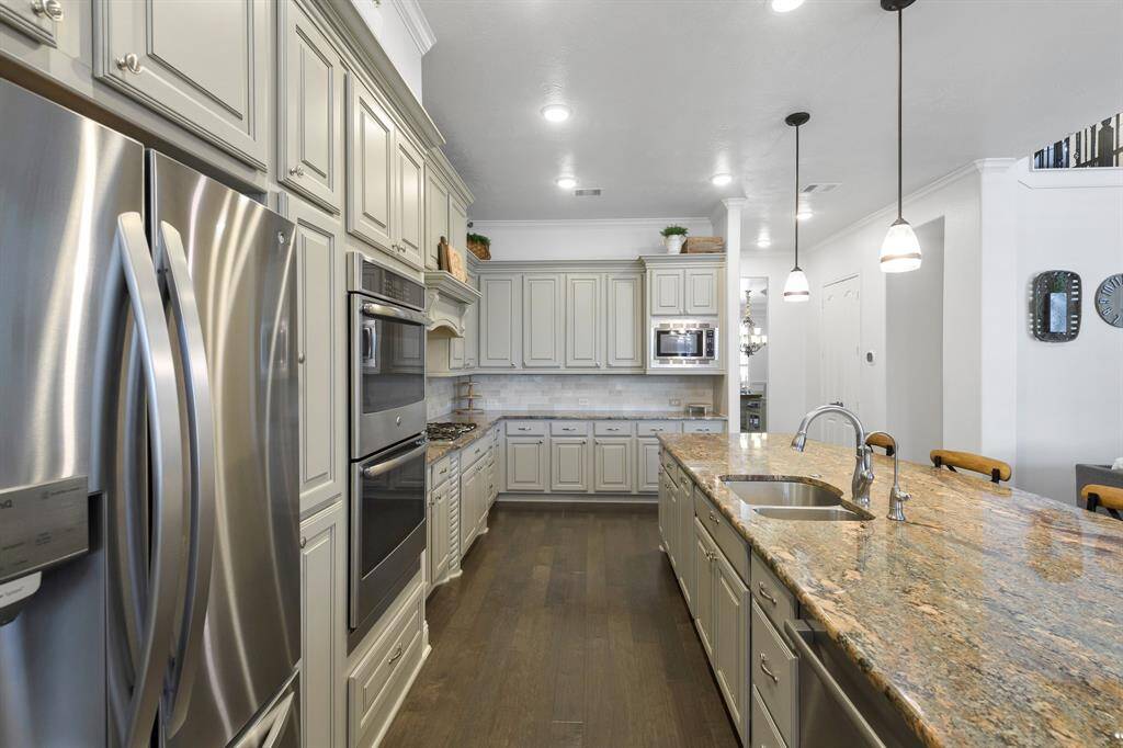 There is so much space here for all of your pots, pans, and cooking needs!