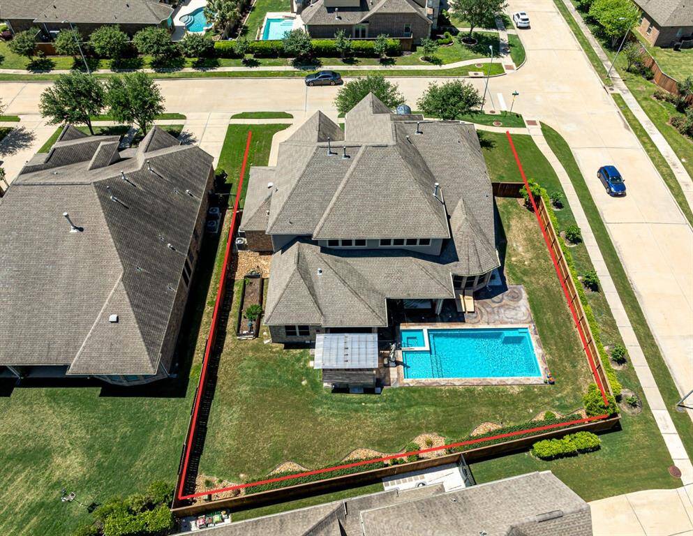 One of the biggest lots in Lakes of Bella Terra, with over 0.32 ACRES, with a 4-car tandem garage, 4 bedrooms, 3/2 bathrooms, this home is a rare find!