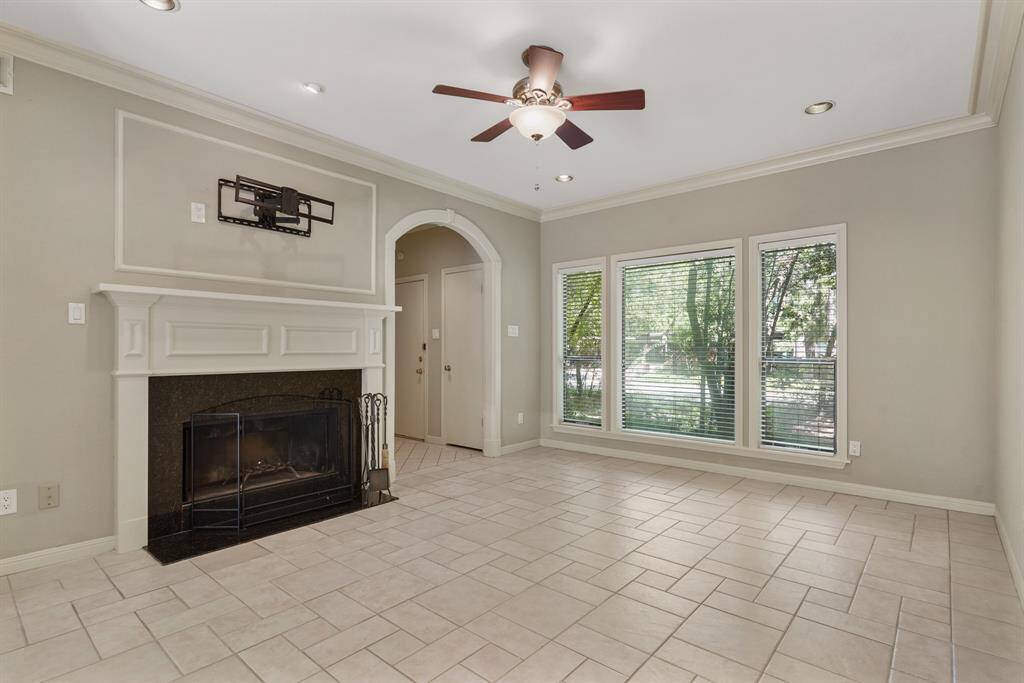 Welcome to a living room thateffortlessly combines comfort andstyle.