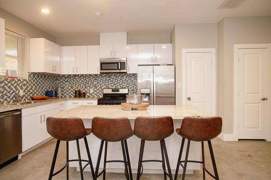 Breakfast/Bar