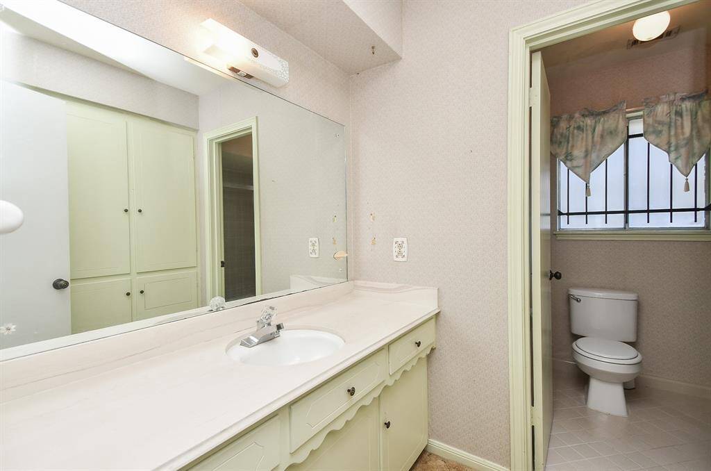 Secondary Bath