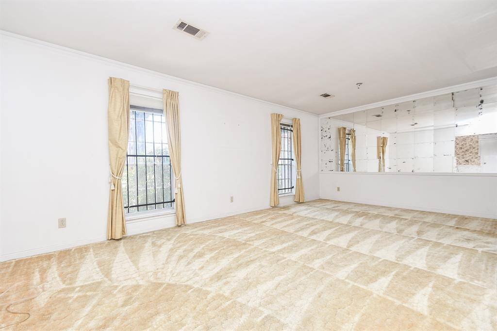 Formal dining / living