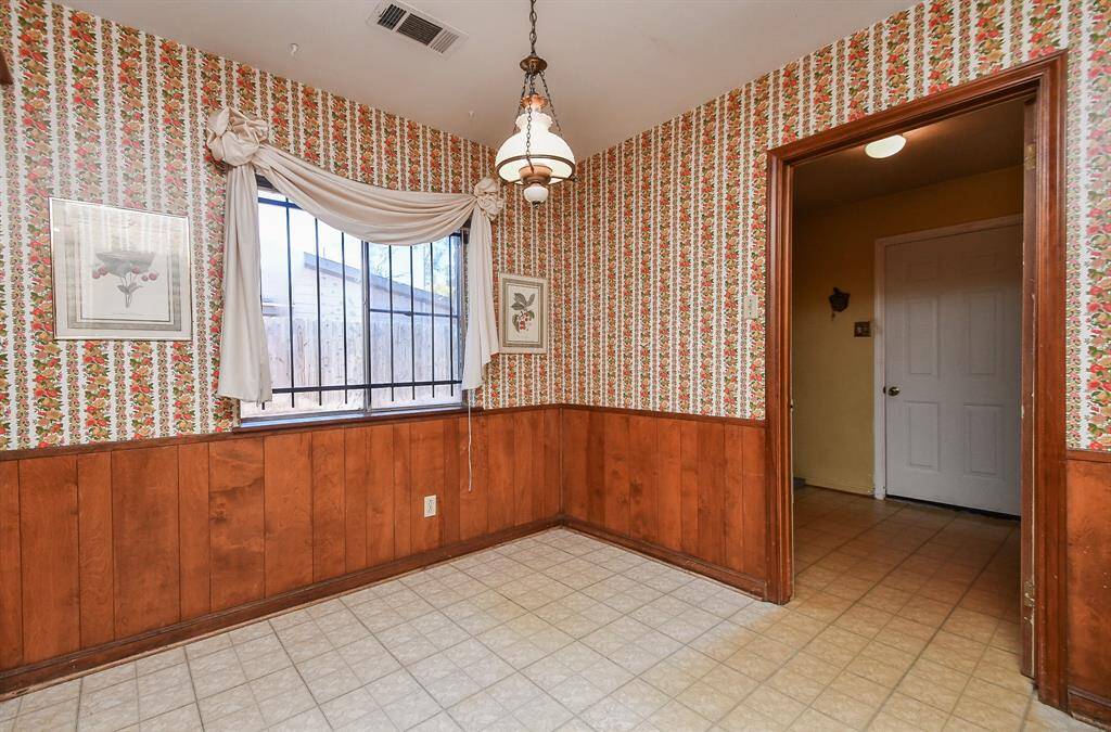 Breakfast area