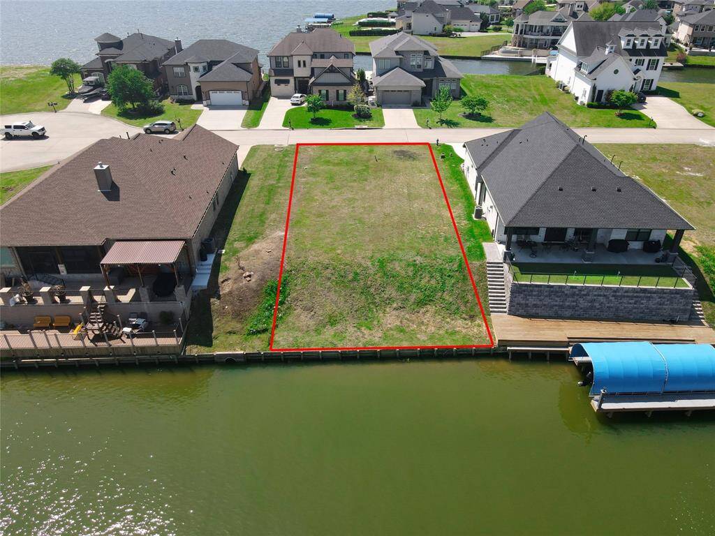Waterfront canal lot