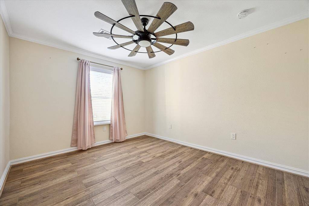 Flex room is perfect as a game room, play room, media room, home office, or even 4th bedroom