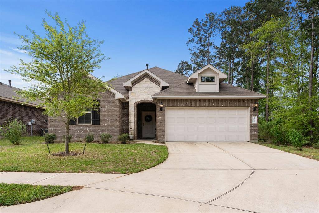 Discover this charming one-story home offering 4 bedrooms and 2 bathrooms, perfectly nestled on a peaceful cul-de-sac in the desirable Foster's Ridge subdivision.
