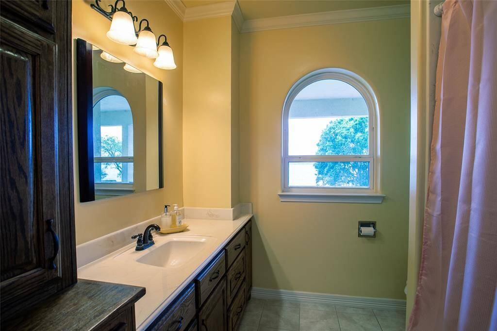 shared bath on second level