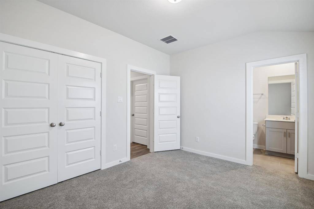 Photo is not of the actual home but is an inspirational photo of builder’s model home and may depict options, furnishings, and/or decorator features that are not included.