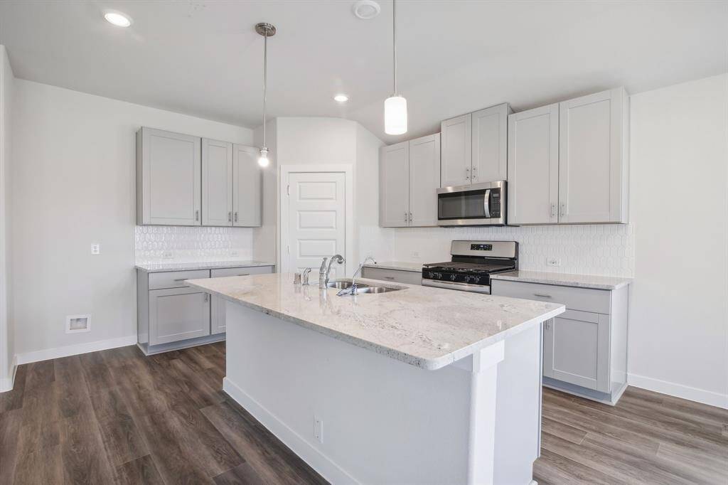 Photo is not of the actual home but is an inspirational photo of builder’s model home and may depict options, furnishings, and/or decorator features that are not included.