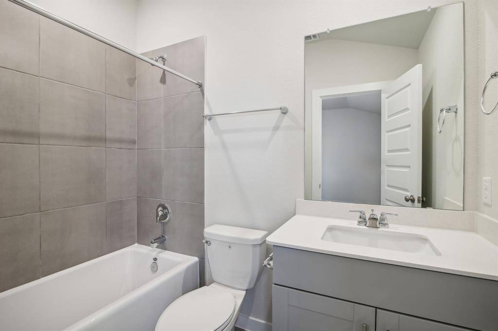 Photo is not of the actual home but is an inspirational photo of builder’s model home and may depict options, furnishings, and/or decorator features that are not included.