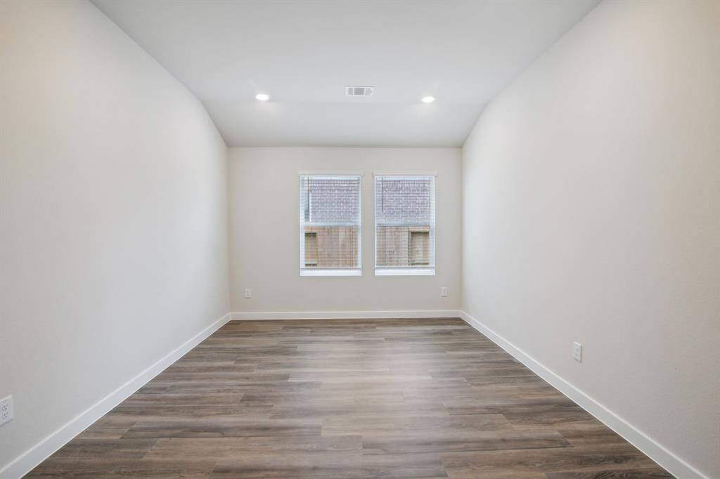 Photo is not of the actual home but is an inspirational photo of builder’s model home and may depict options, furnishings, and/or decorator features that are not included.