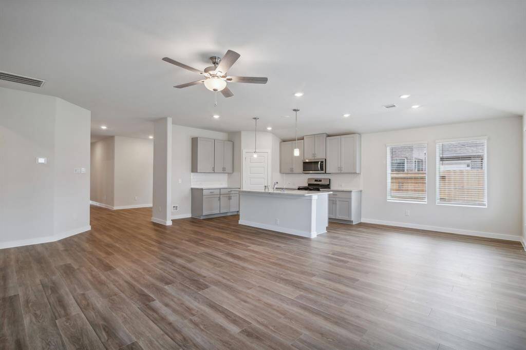 Photo is not of the actual home but is an inspirational photo of builder’s model home and may depict options, furnishings, and/or decorator features that are not included.
