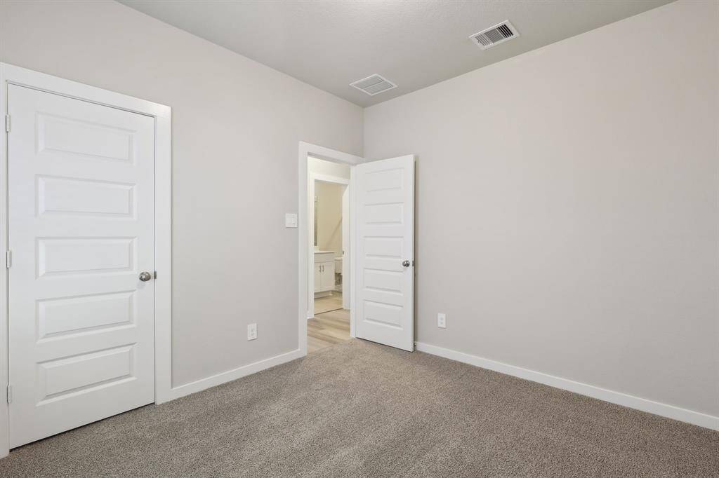 Photo is not of the actual home but is an inspirational photo of builder’s model home and may depict options, furnishings, and/or decorator features that are not included.
