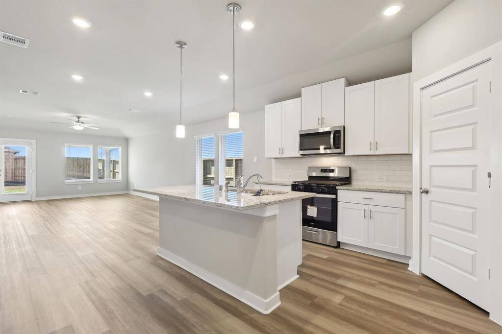 Photo is not of the actual home but is an inspirational photo of builder’s model home and may depict options, furnishings, and/or decorator features that are not included.