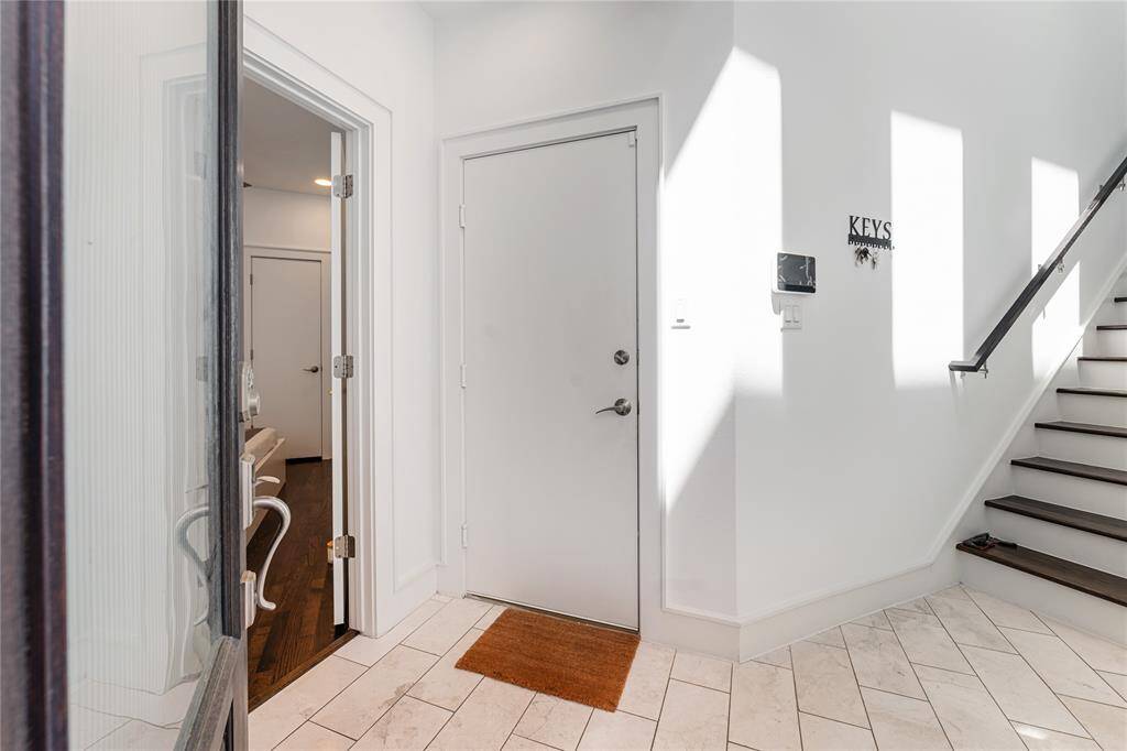 Full ensuite bathroom of first floor secondary bedroom.