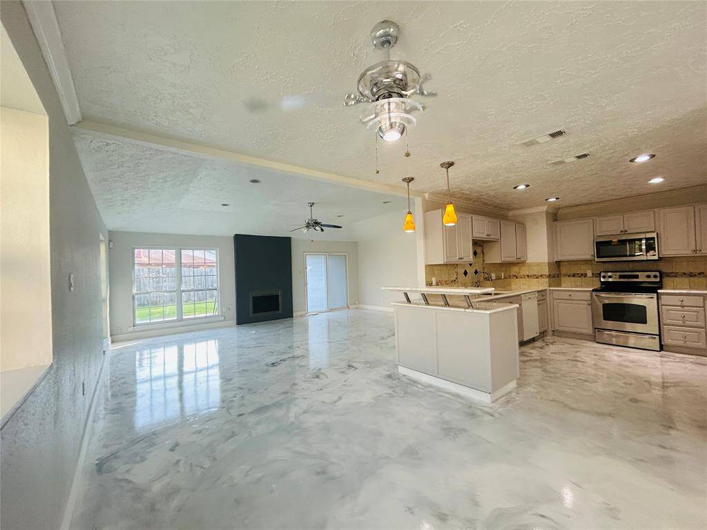 View from the breakfast area to the living room.