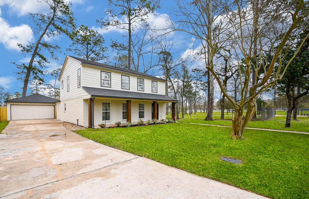 The location is amazing, adjacent to Meyer Park with a podestrian entrance close to the home!