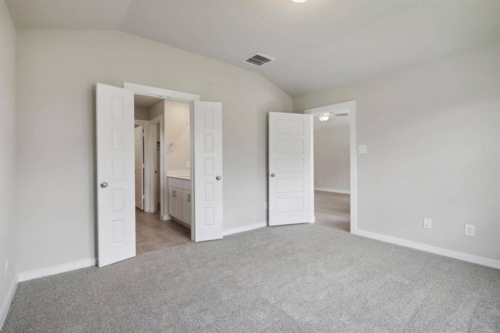 Photo is not of the actual home but is an inspirational photo of builder’s model home and may depict options, furnishings, and/or decorator features that are not included.