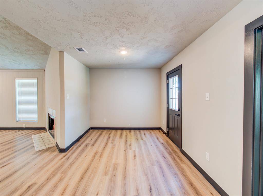 Side area from kitchen to