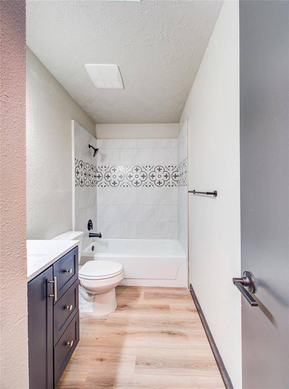 2nd bathroom - completely renovated
