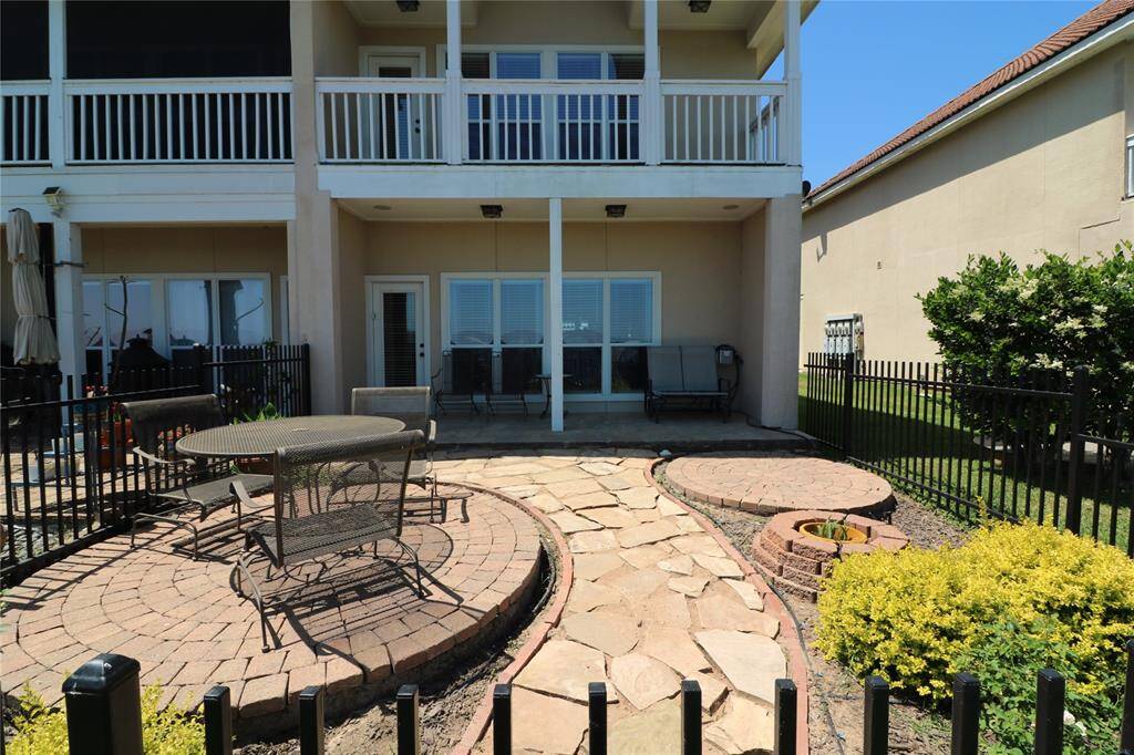 Back porch & balcony