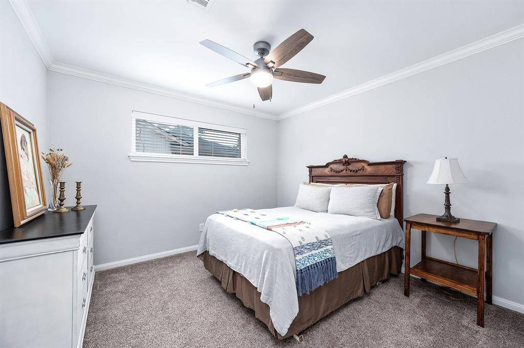 Additional secondary bedroom.