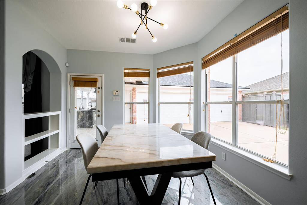 Breakfast Area/ Furniture Included