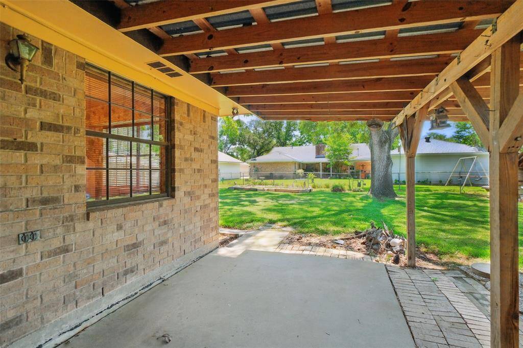 The 14' x 8' Covered Patio!