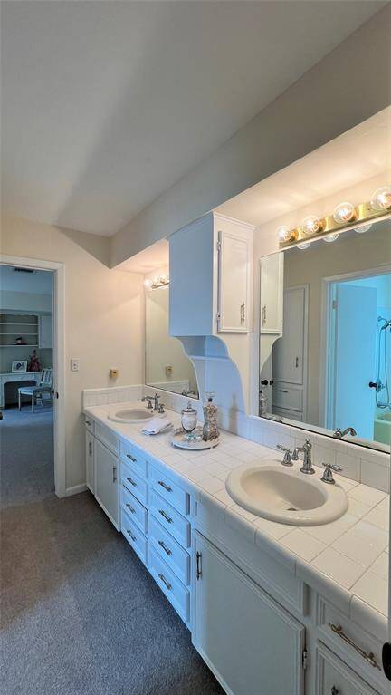 Jack & Jill Bath