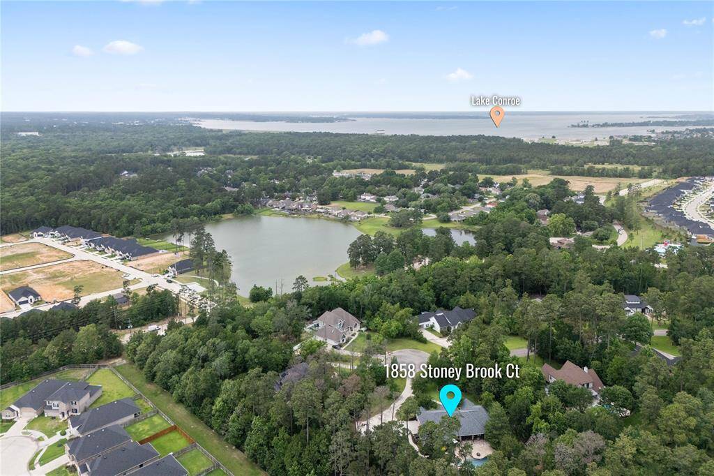 Close proximity to Lake conroe for those that enjoy boating.