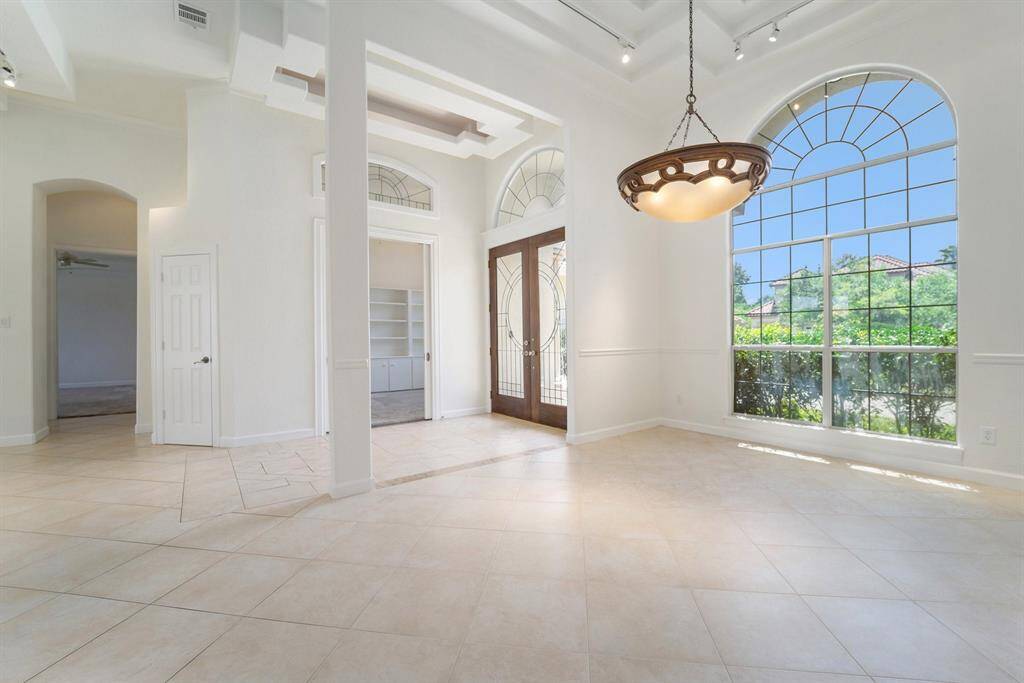 Formal dining space for your next Sunday or holiday meal.