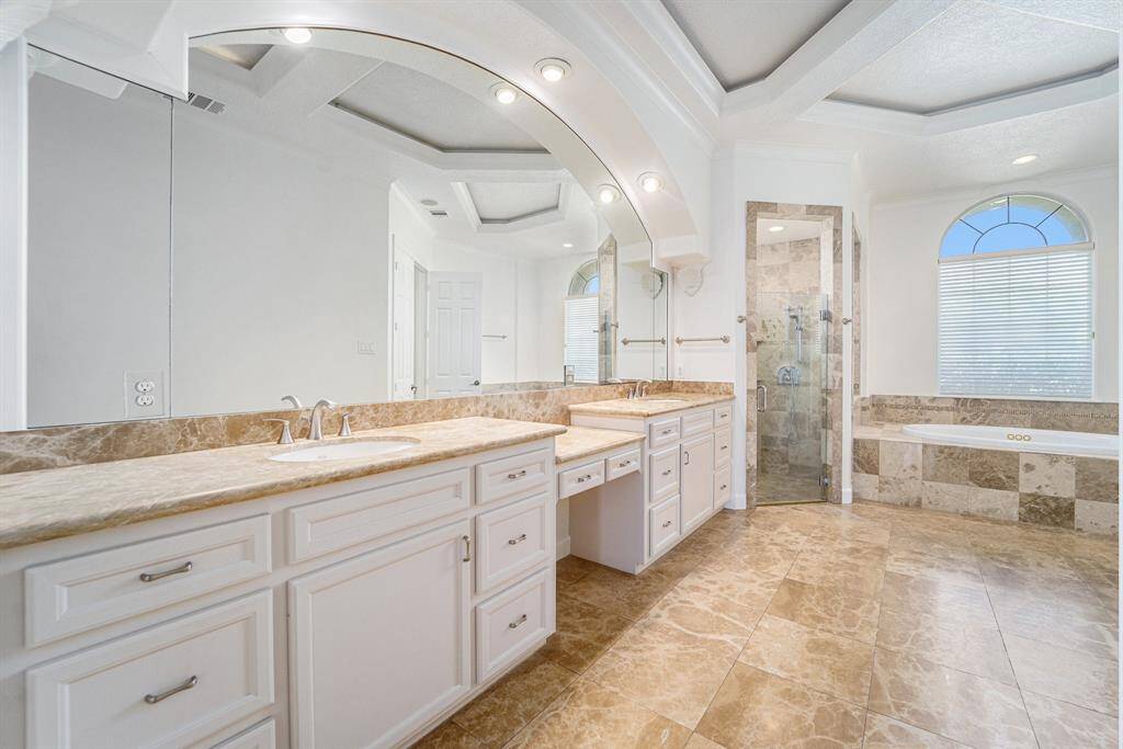 Gorgeous primary bath!