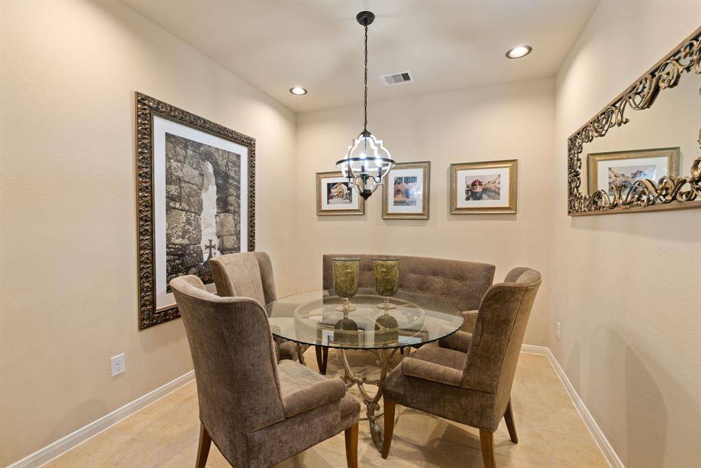This dining room is ideally suited for both formal entertaining and casual gatherings, adapting effortlessly to any occasion.