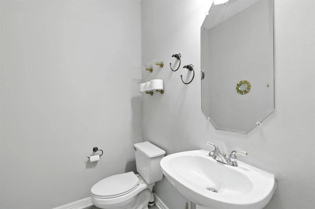Downstairs 1/2 Bathroom