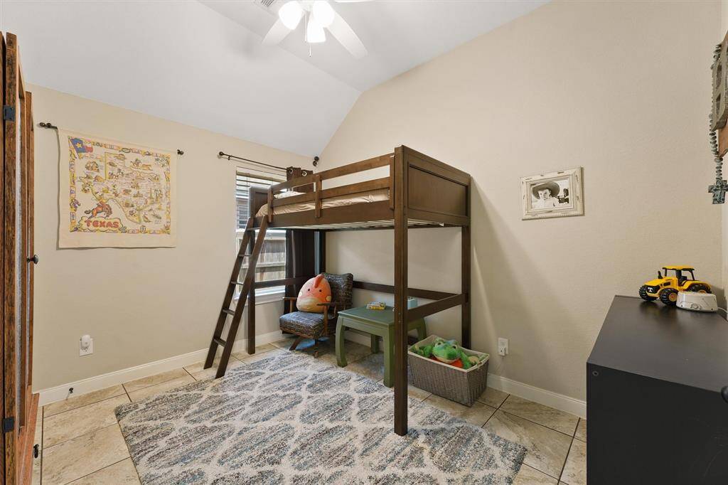 This room is full of charm and potential, offering plenty of space for creativity and play. With room to grow, it’s a fun and cozy retreat, perfect for your little one’s personal haven.