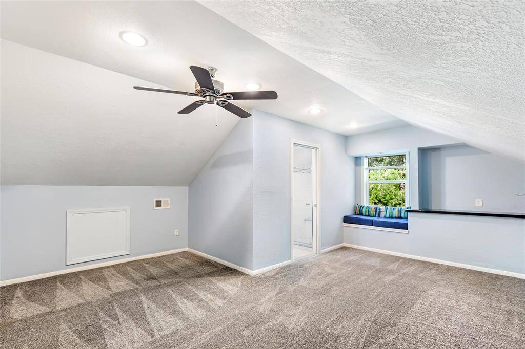 Upstairs bedroom.  Room with many possibilities
