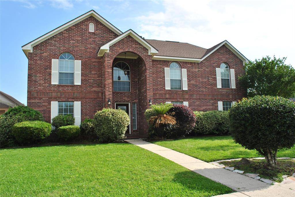 great entertaining backyard & No back neighbors
