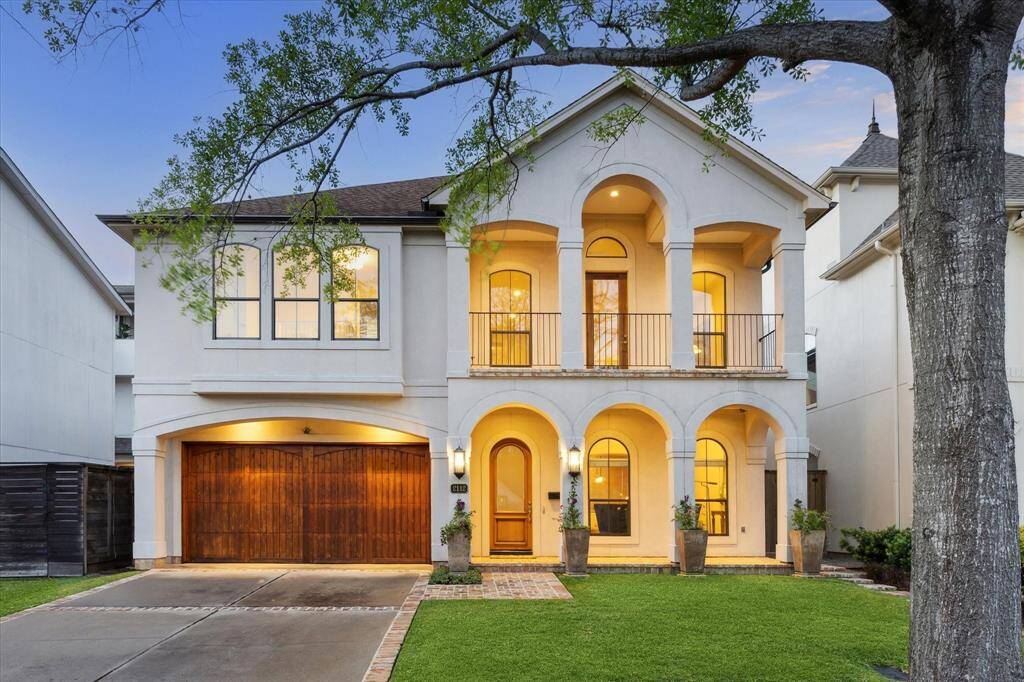 Welcome to 2112 Bartlett! Sitting on a tree lined street in the Boulevard Oaks area, recent professionall landscaping with tasteful updates throughout. Steps from the Poe Elementary Spark Park, a fabulous family home!
