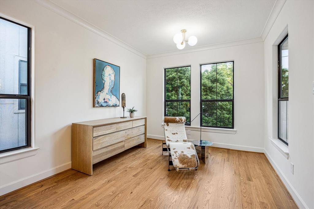 Lovely Primary sitting area