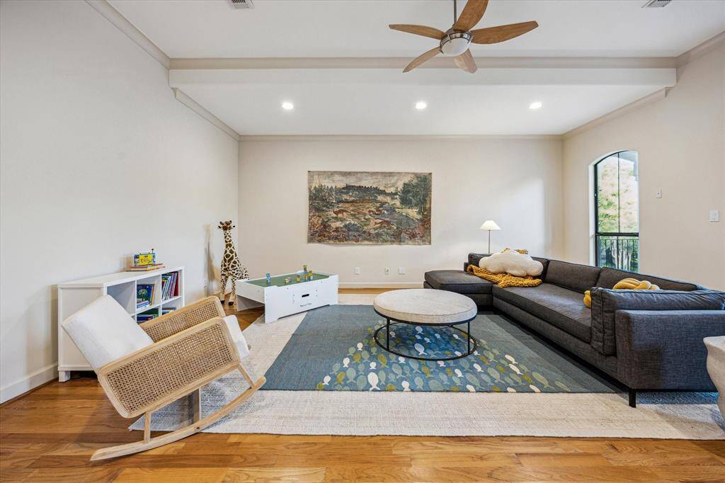 Enormous Gameroom with balcony access