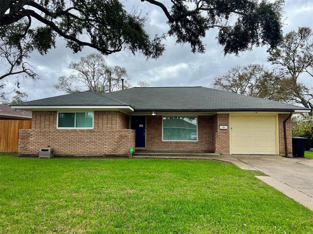 7,020 SqFt lot, No HOA, selling AS-IS, LOT VALUE
