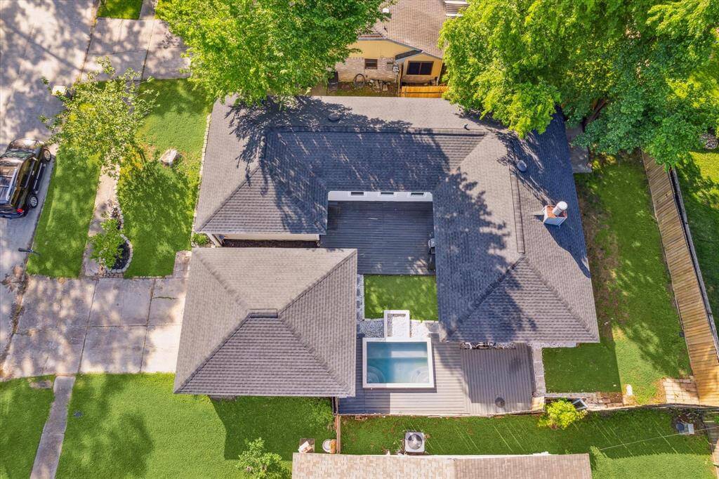 U-shaped floor plan home