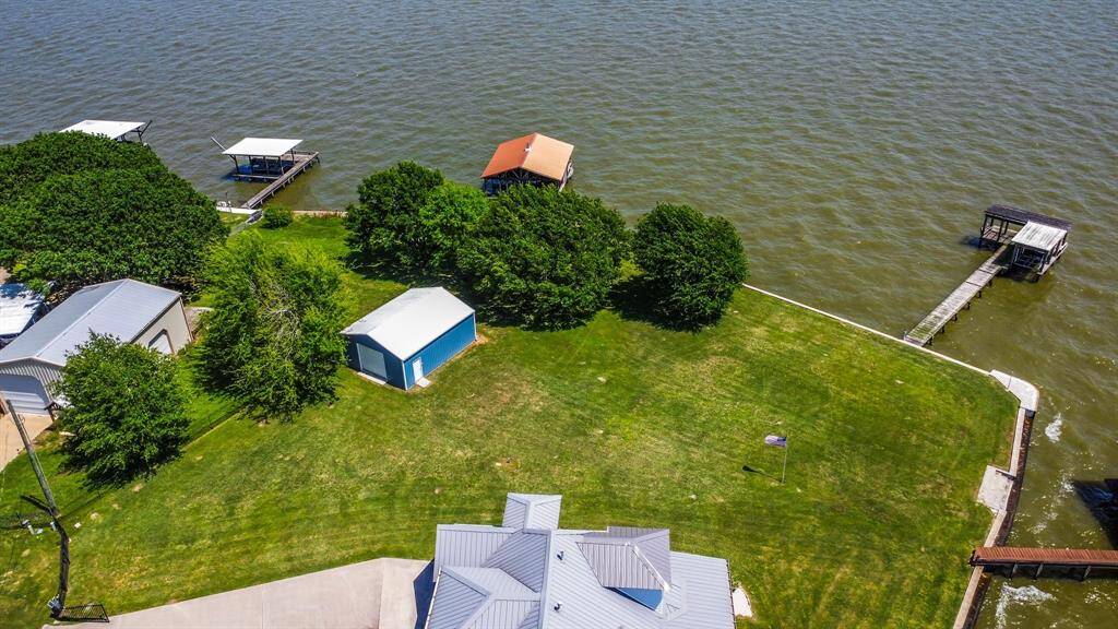 Plenty of room for your Lakehouse getaway!