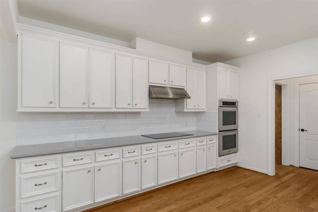 Additional counter space/storage and double oven!